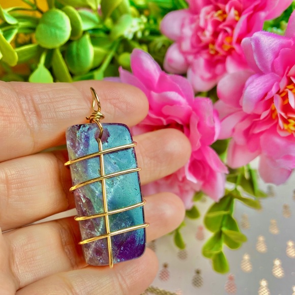 💜PENDANT 💜AMETHYST CRYSTAL wire wrapped GOLD - Picture 4 of 7